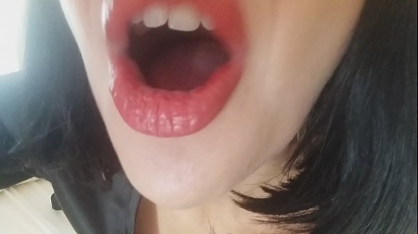 Dušo, tvoja maćeha te ne pušta danas u školu... Previše si mi potrebna...